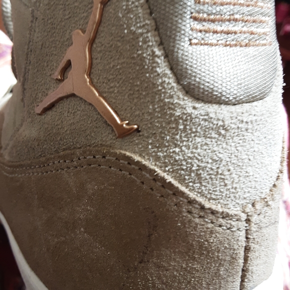 Air Jordan 11 Retro Olive & Gold AR0715-200 Size 9.5 - Picture 6 of 6